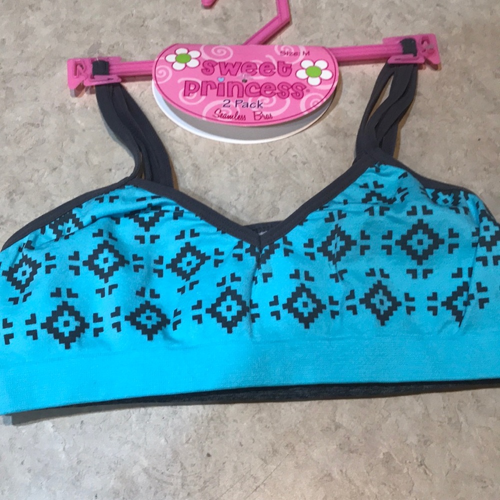Seamless bras